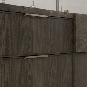 LEICHT-WAKUU-Designkueche-Echtholzfront-Griffe-in-Bronze