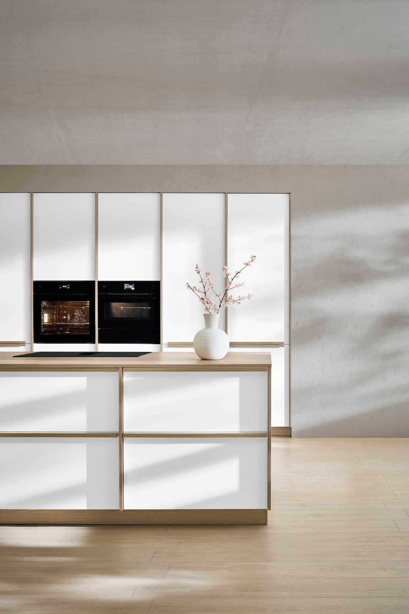 Nobilia Inselküche im Japandi Stil Weiß