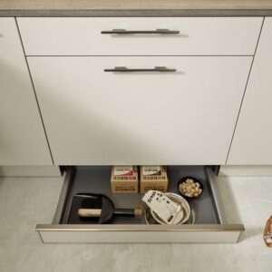 Nolte moderne U-Kueche Sand Stauraum im Sockel