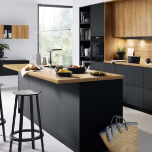Schueller Designkueche mit Insel Schwarz